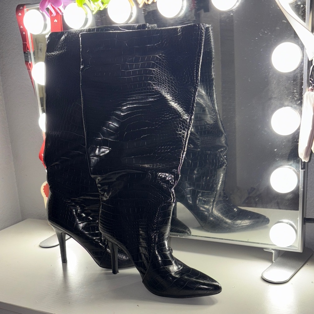 Wide calf friendly Forever 21 Black Croc-Textured Heeled Boots
